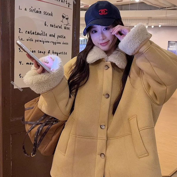 ALORA 冬日暖陽毛絨絨皮毛一體外套 