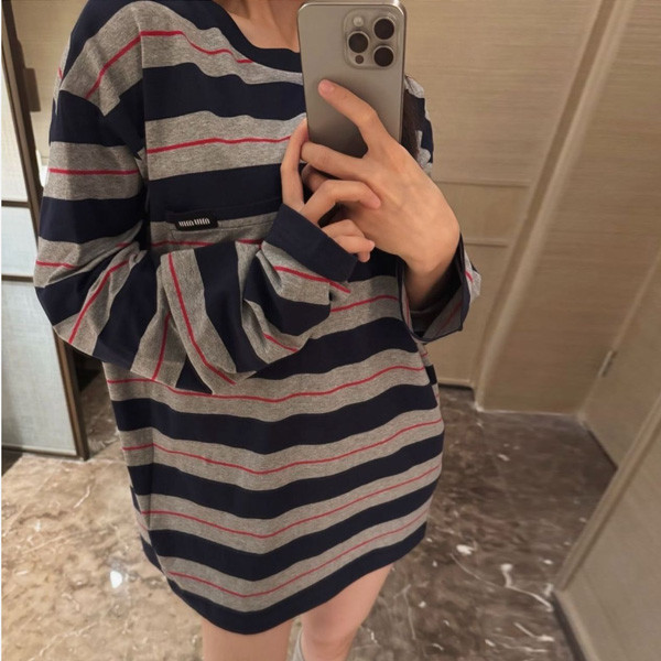 ALORA 中性款藍灰條長T 
