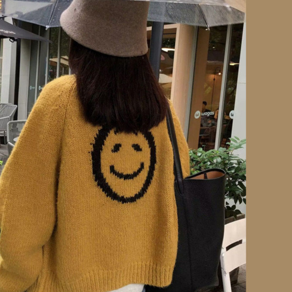 ALORA 可愛圓形笑臉針織外套 