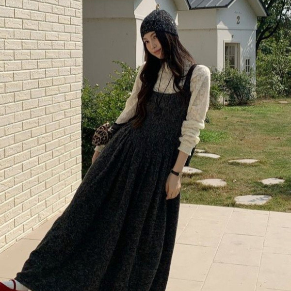 ALORA 慵懶疊穿針織吊帶洋裝 