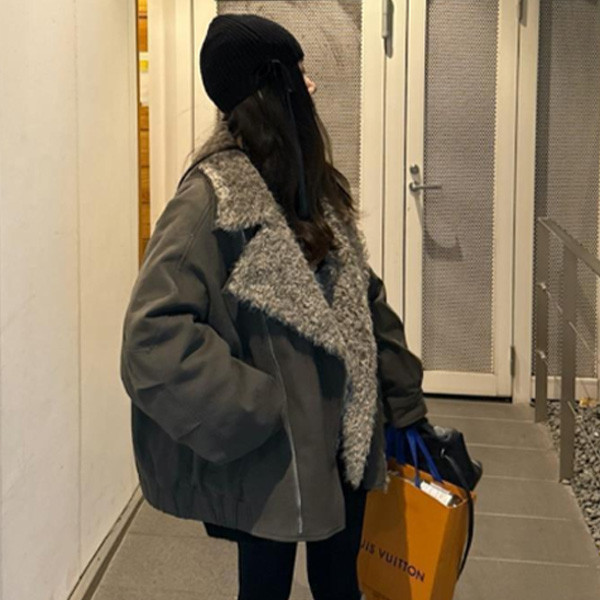 ALORA 超個性!毛毛翻領外套 