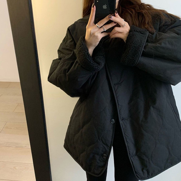 ALORA 經典黑灰羊羔毛外套 