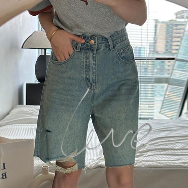 ALORA 褲管刷破破牛仔五分褲 