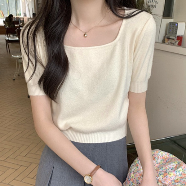 ALORA 基礎款方領短款針織上衣 