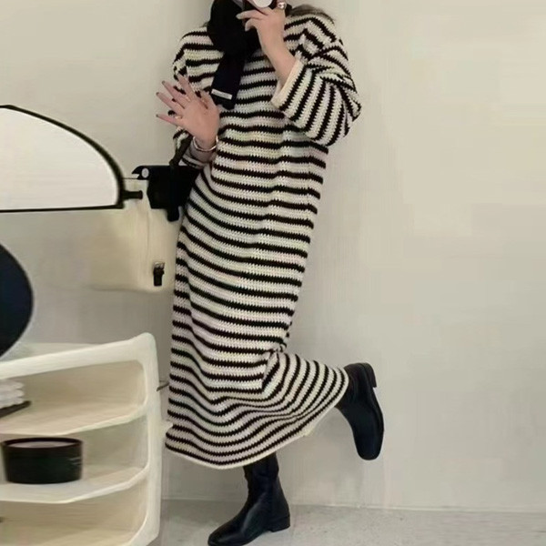 ALORA 小姐姐慵懶條紋針織洋裝 