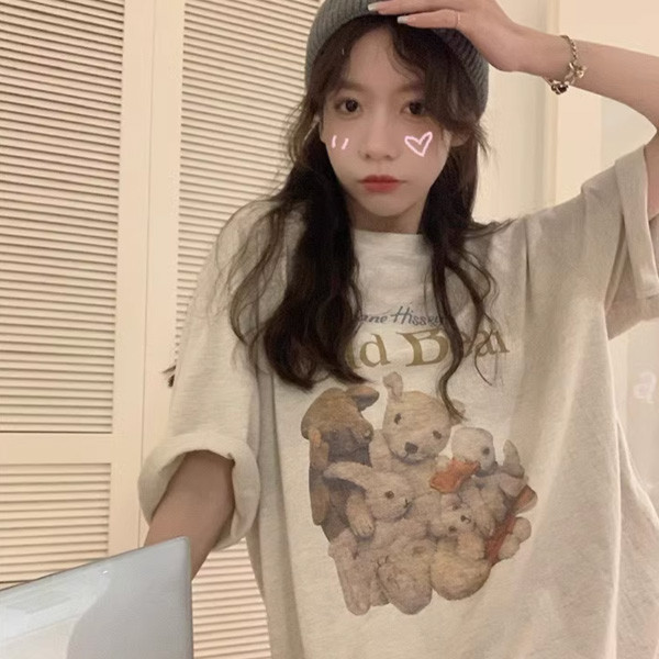 ALORA 熊熊兔兔娃娃印花短T 