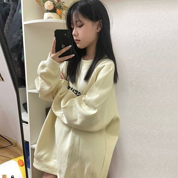 ALORA 多巴胺黃英文字大學T 