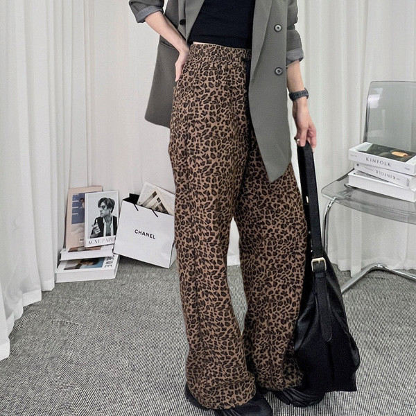 ALORA 超有型滿版豹紋長褲 