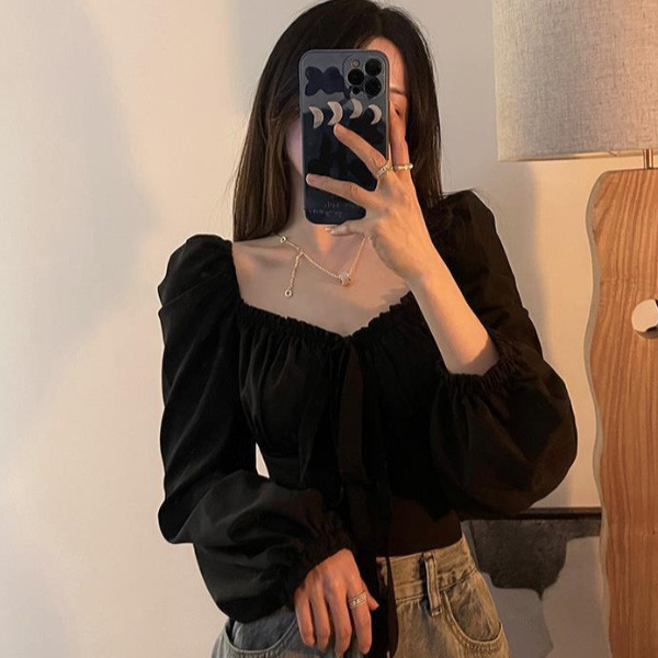 ALORA 方領皺皺感領口上衣 