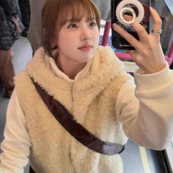 ALORA 軟軟毛絨絨質感連帽背心 