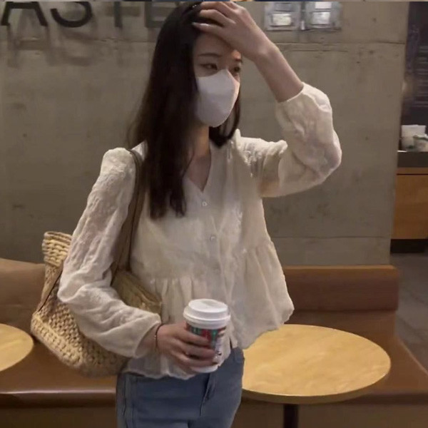 ALORA 滿版蕾絲細節開扣襯衫 