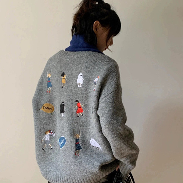 ALORA 背面人物刺繡針織毛衣 