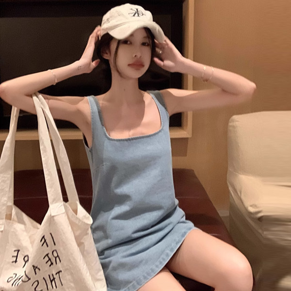 ALORA 茶系穿搭牛仔背心洋裝 