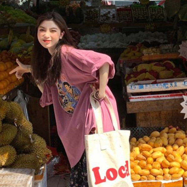 ALORA 復古男子房子印花紫紅短T 