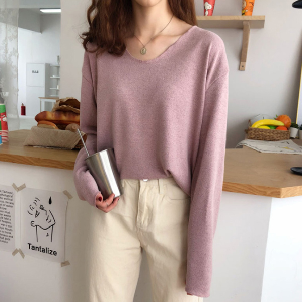 ALORA 薄款多色針織V領上衣 