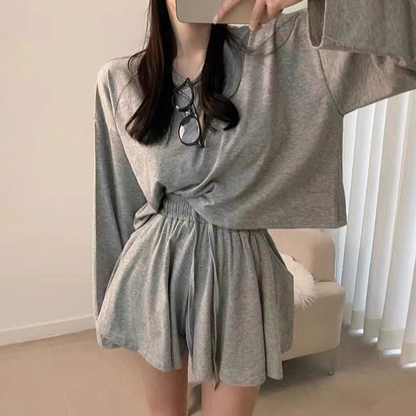 ALORA 後開岔短上衣兩件式套裝 