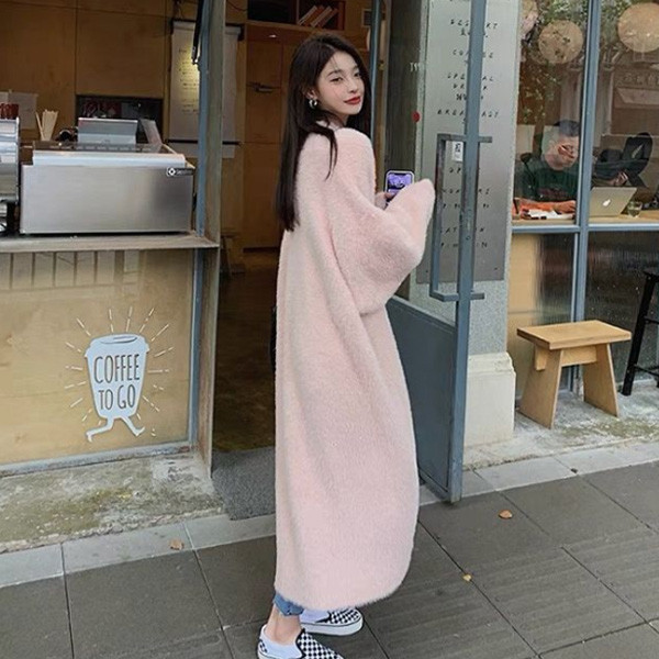 ALORA 美感拉滿仿貂毛長外套 