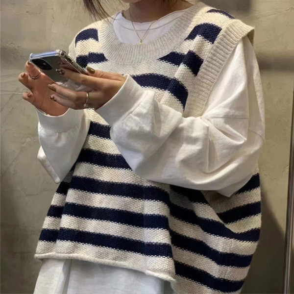 ALORA 完美穿搭橫條針織馬甲背心 