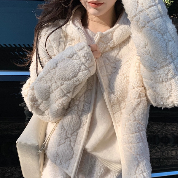 ALORA 名媛感紋理連帽針織外套 