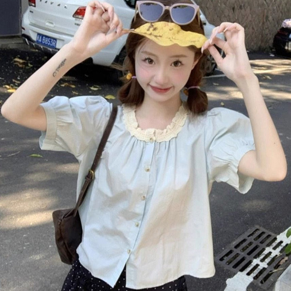 ALORA 領口蕾絲邊娃娃衫上衣 