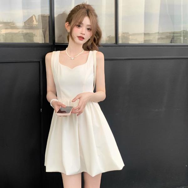 ALORA 小高級感方領洋裝 