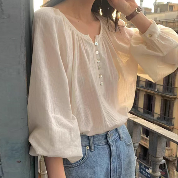 ALORA 貝殼扣棉麻長袖襯衫 