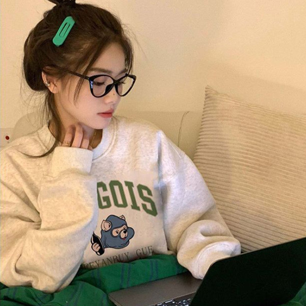 ALORA 可愛動物拿瓶子印花刷毛T 