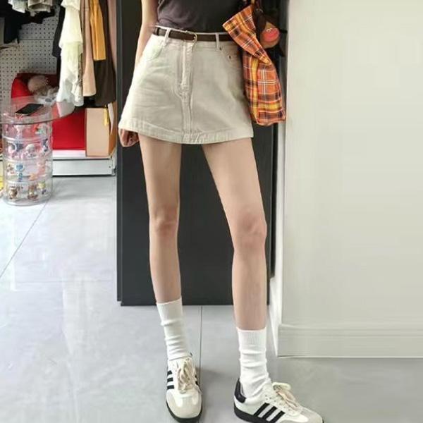 ALORA 復古米白A字牛仔短裙 