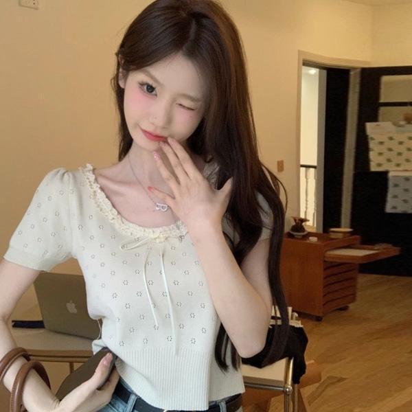 ALORA 小緹花蕾絲針織上衣 