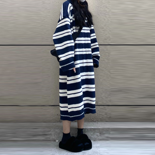 ALORA 厚實寬條針織洋裝 