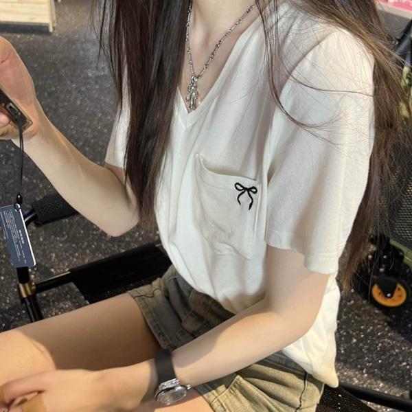ALORA V領口袋蝴蝶結短T 