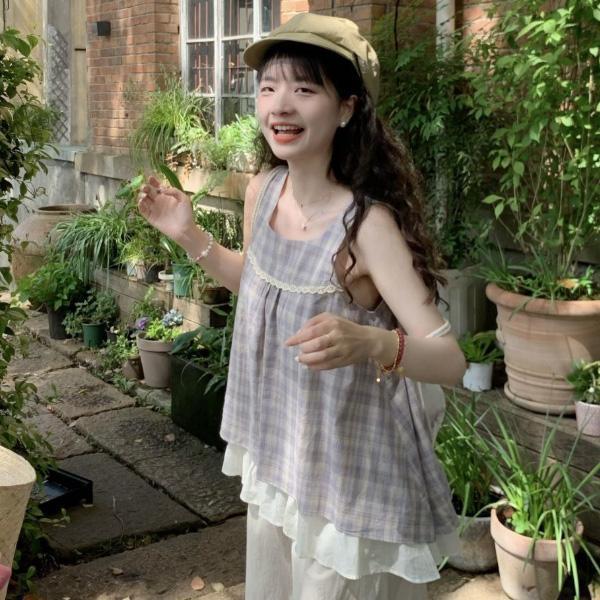 ALORA 粉嫩細格子背心上衣 