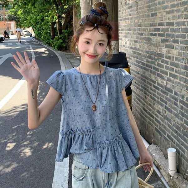 ALORA 棉麻質感愛心木耳邊上衣 