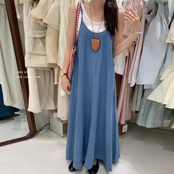 ALORA 度假風氣質牛仔吊帶洋裝 