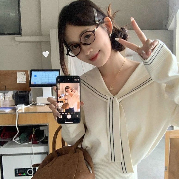 ALORA 優雅海軍領針織上衣 