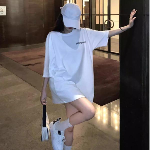 ALORA 青春小英文字短T 