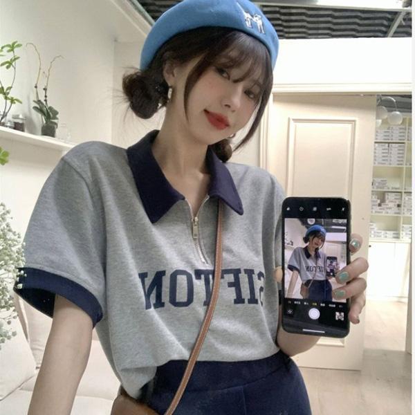 ALORA 翻領撞色半拉鍊英文短T 