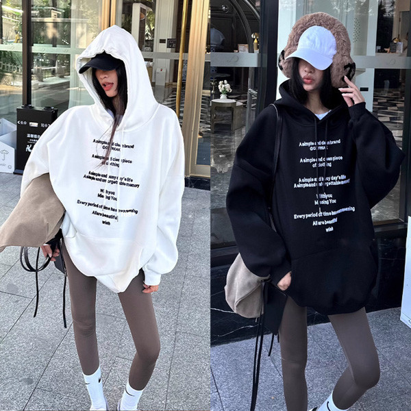 ALORA 個性滿滿英文加絨連帽衛衣 