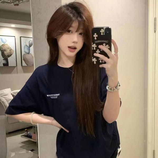 ALORA 必備小英文字短T 