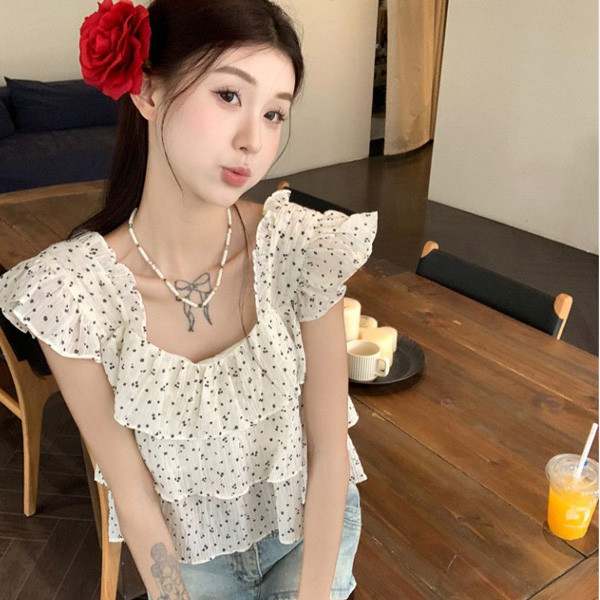 ALORA 甜美飛袖點點蛋糕上衣 