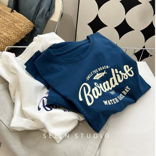 ALORA 草寫鯊魚英文印花短T 