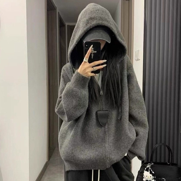 ALORA 帥氣街頭連帽針織外套 