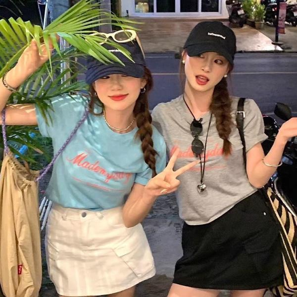 ALORA 韓式愛心草寫英文印花短T 