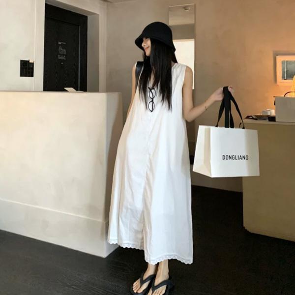 ALORA 悠閒步調下擺蕾絲V領洋裝 