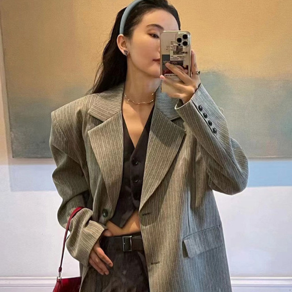 ALORA 摩登style線條西裝外套 