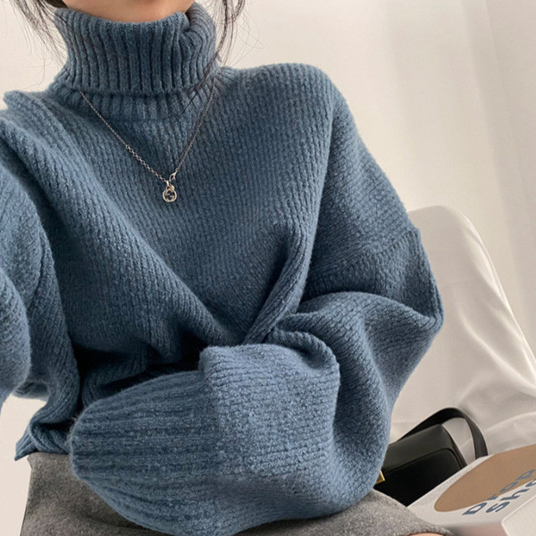 ALORA 高領鬆感側開岔針織毛衣 