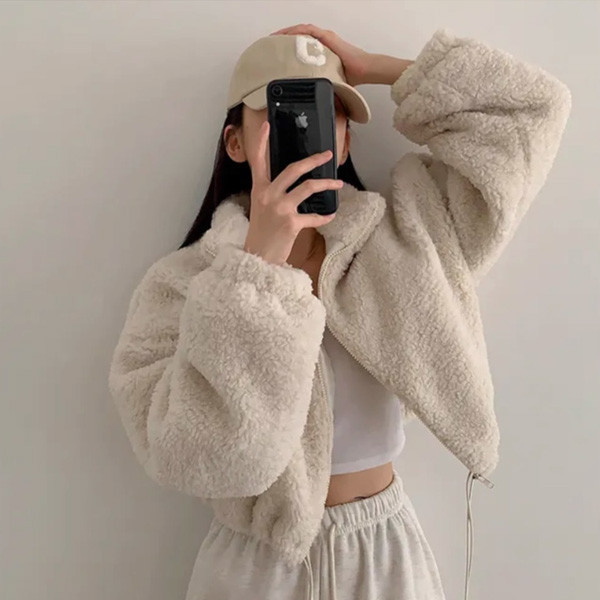 ALORA 毛絨絨皮毛一體短版外套 