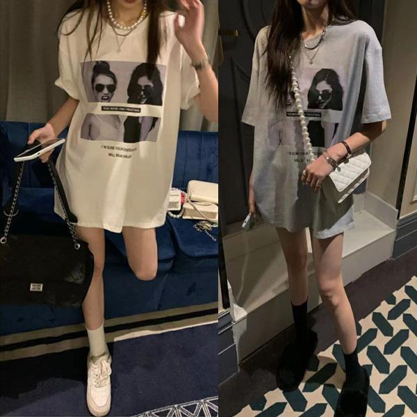 ALORA 墨鏡女孩印花短T 