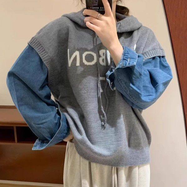 ALORA 牛仔拼接針織慵懶上衣 