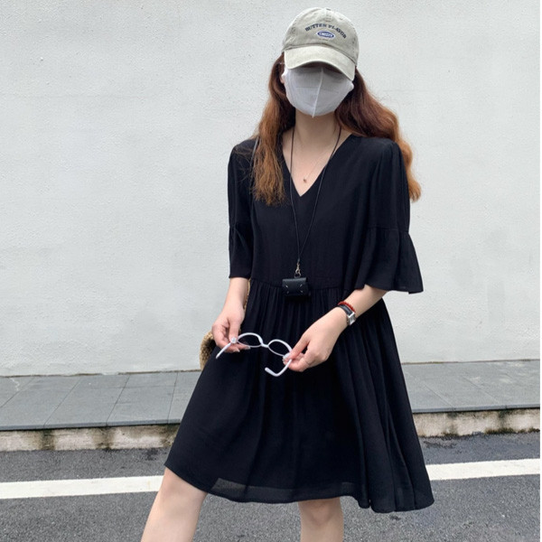 ALORA 韓妞衣櫃推薦V領小黑裙 